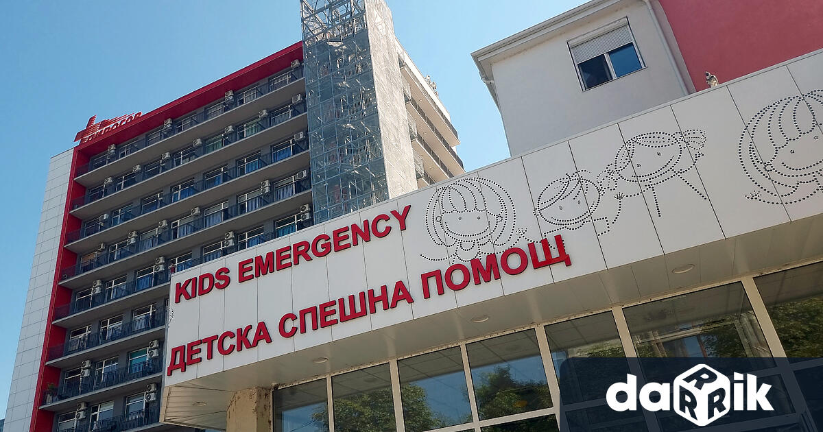 Критично остава състоянието на 2-годишното дете от Враца, в София