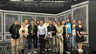 Пенчо Милков отличи актьора Калоян Желев и екипа на ДТ “Сава Огнянов” за спечеления „Икар“