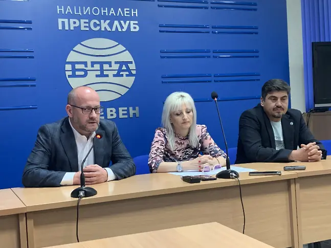 Радан Кънев: Отново преди избори, българските служби се занимават с компроматна политическа кампания, което е „много тежък скандал“