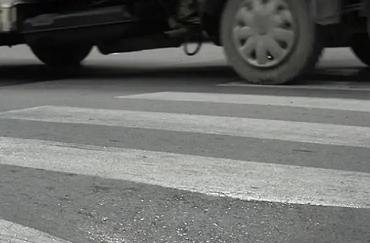 Блъснаха жена на пешеходна пътека в Поморие