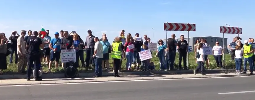 Протестиращи блокираха Асеновградско шосе: 