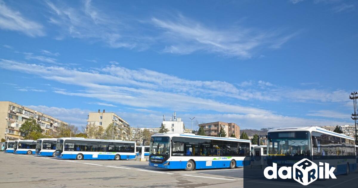 Пътниците в автобусите на градския транспорт във Варна пътуват гратис