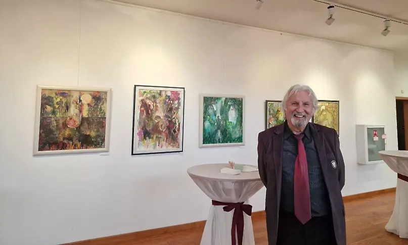 Христо Панев гостува с изложбата „Пътят“ в Харманли