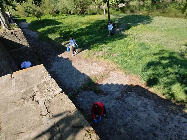 Младите червенокръстци от Ловеч и Троян проведоха акции по повод деня на Земята