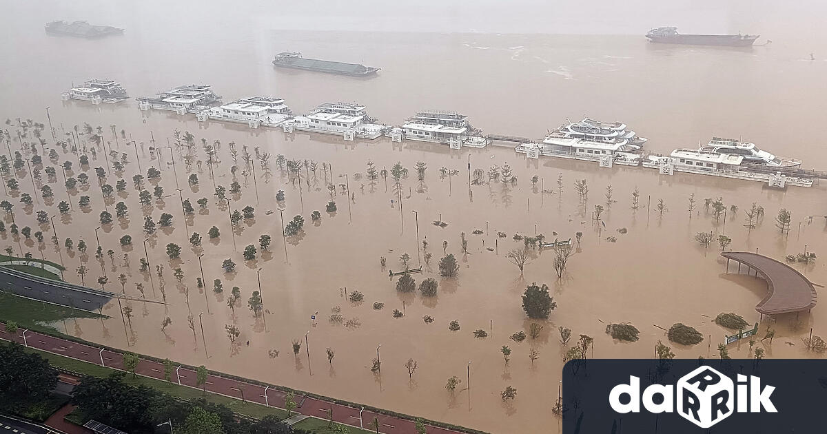 Исторически наводнения в китайската провинция Гуандун Към момента информацията е