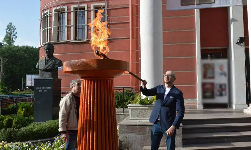 Пламна огънят на „Южна пролет“ в Хасково