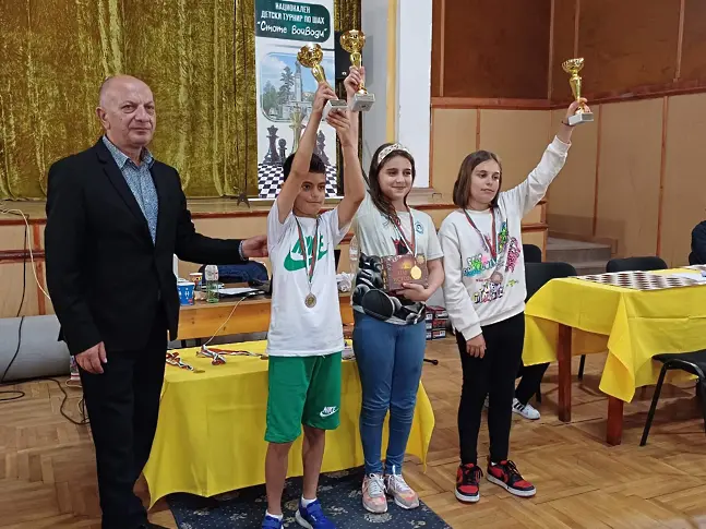 Над 50 деца участваха в първия Национален шахматен турнир „Стоте войводи“ 