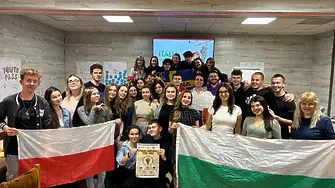  Ученици от ЕГ и ПМГ посетиха Словакия за 10 дни по програма на 