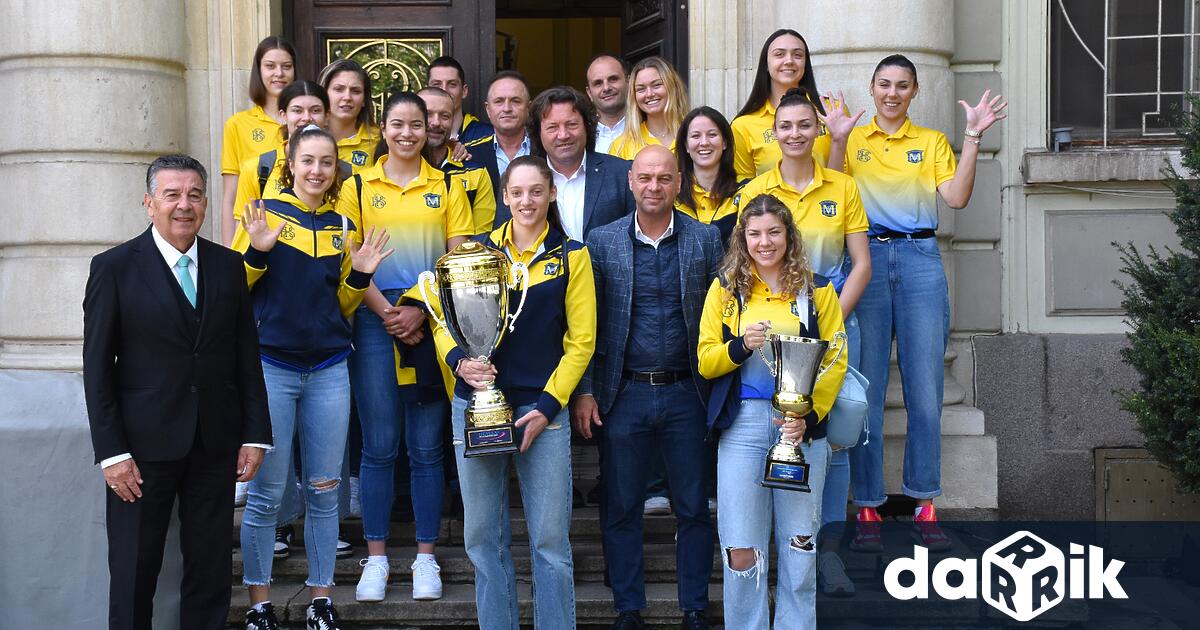 Поредна шампионска купа донесоха в Пловдив волейболистките от Марица Днес
