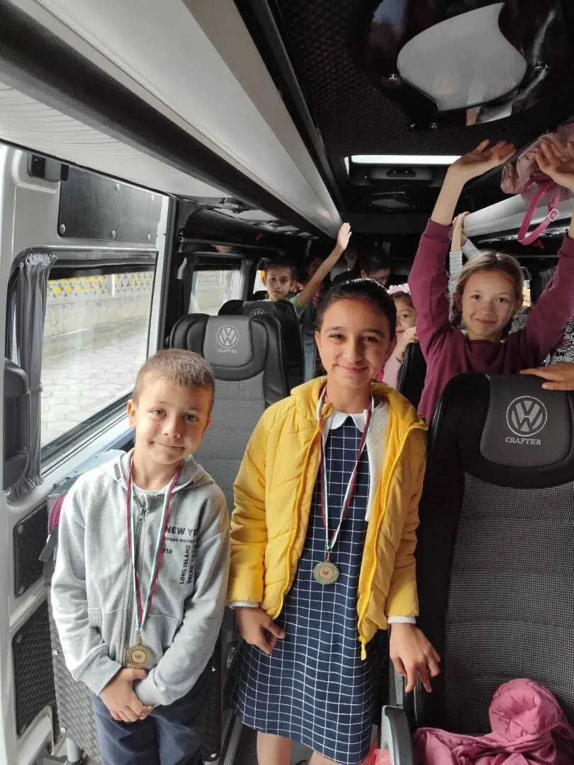 Три златни медала от ХVІІІ Регионален детско-юношески конкурс "Фолклорни приумици" в Червен бряг за талантите от град Левски