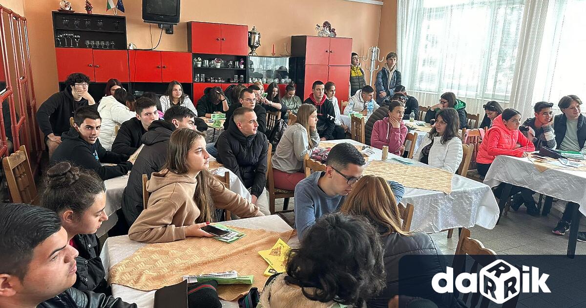 Ученици завършили средното си образование в Кюстендил да бъдат приемани