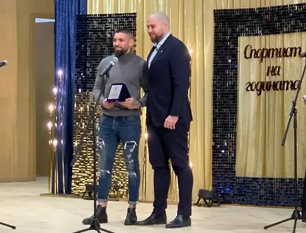Плевен има нов почетен гражданин – професионалният боксьор Йосиф Панов
