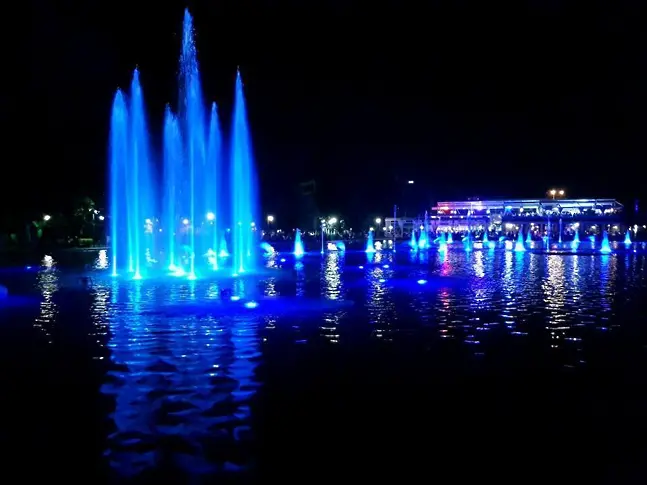 Пеещите фонтани отново радват пловдивчани и гостите на града