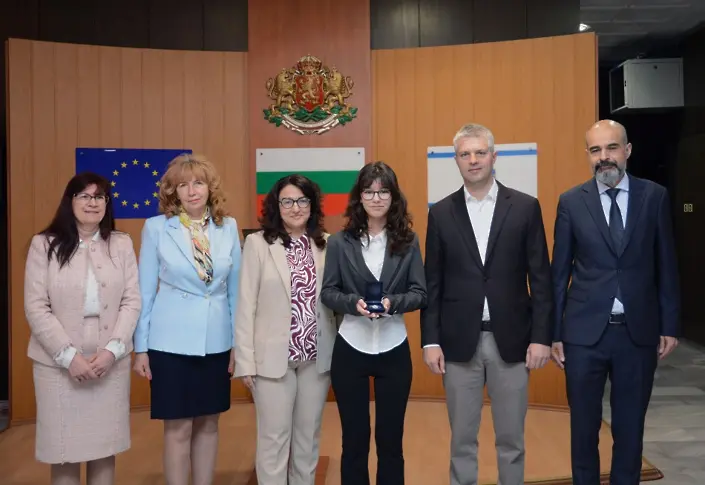 Изявени варненски ученици бяха наградени от кмета Благомир Коцев