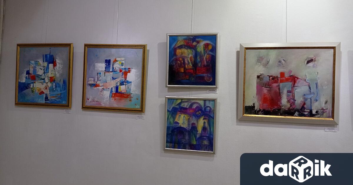 18 художници от Сливен се включиха в обща Великденска изложба