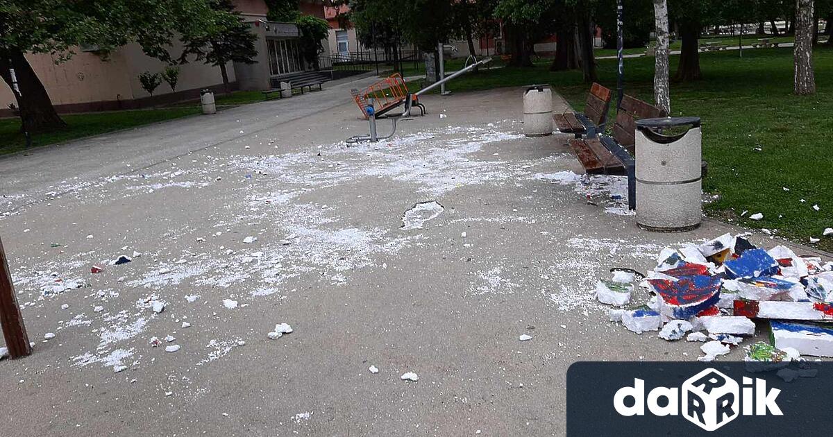 Вандали са унищожили напълно детската великденска украса в Градската градина