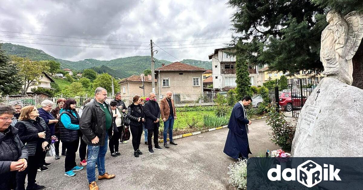 С панихида в село Згориград беше почетена паметта на загиналите