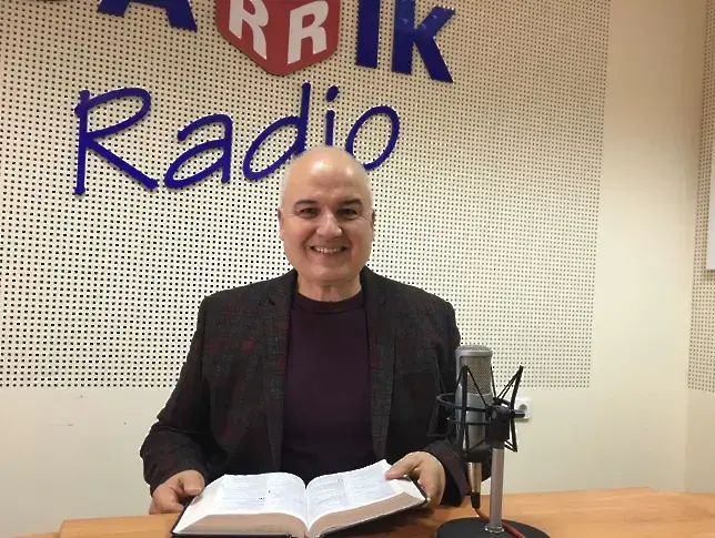 Велики вторник: Има ли светлина в нас, която да свети навън?