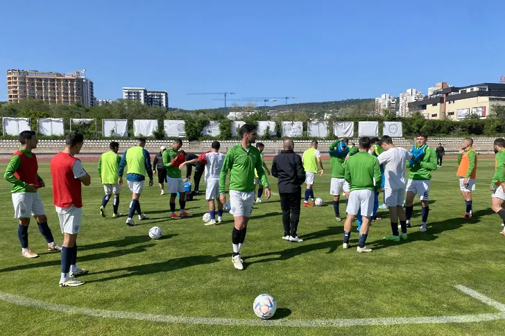 Черно море стартира подготовка за мача с Левски