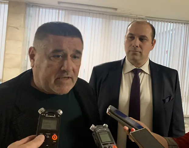 ГЕРБ-СДС регистрира листата си в РИК - Плевен за изборите на 9-ти юни