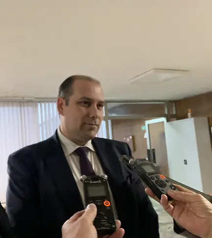ГЕРБ-СДС регистрира листата си в РИК - Плевен за изборите на 9-ти юни
