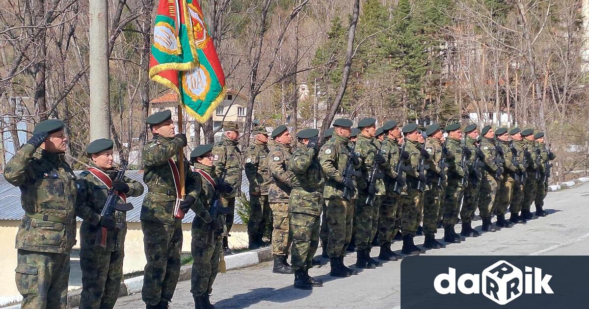 Военнослужещи от 101 ви Алпийски полк в Смолян организират Ден