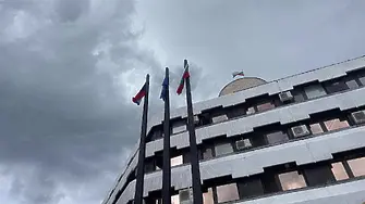 Кметът на Дупница издигна руското знаме пред общината в града