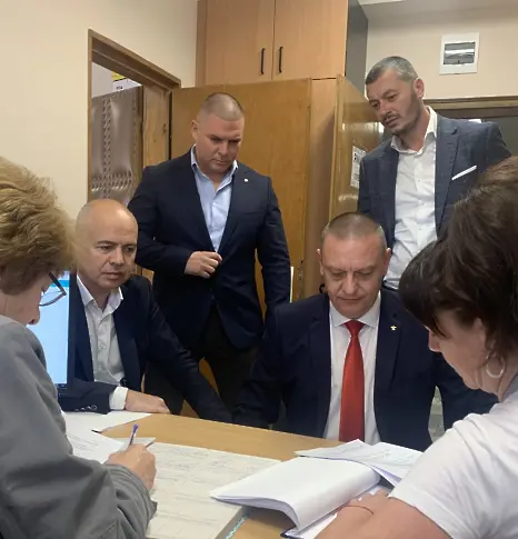 БСП регистрира в РИК-Плевен листата си за изборите на 9 юни