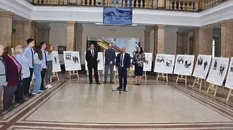 В Русенския университет се откри изложба с българските олимпийци по природни науки „Моите будители“