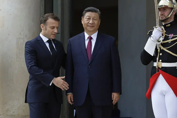 Дипломация по френски: Какво се случва по време на визитата на Си Дзинпин в Европа