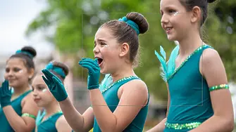 Над 500 подрастващи танцьори и певци се изявиха на Третия международен детски фестивал „Мездра-май“