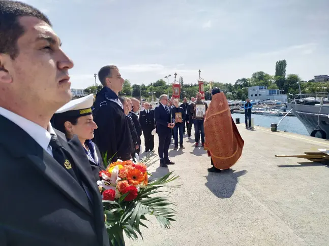 В Черноморец "отключиха" морето на летния Никулден