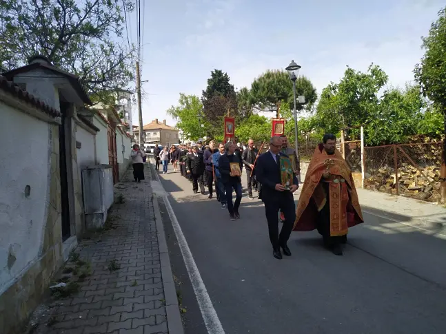 В Черноморец "отключиха" морето на летния Никулден