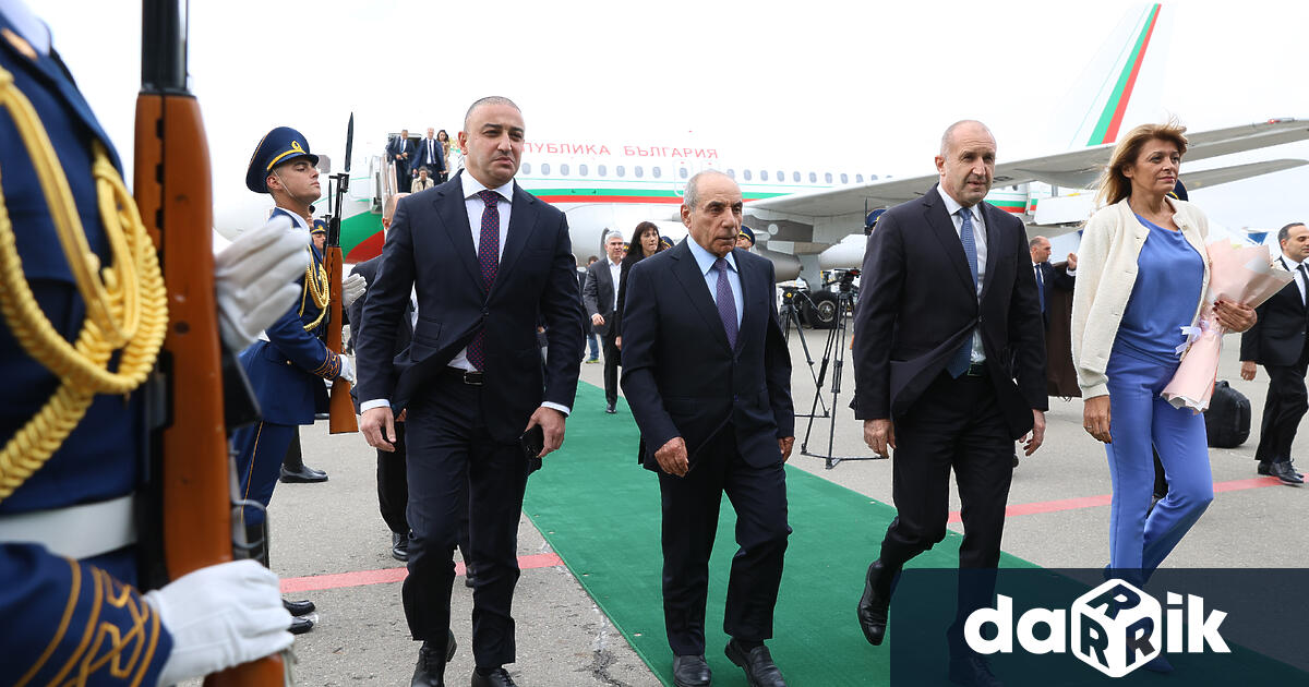 Започва официално посещение в Азербайджан на държавния глава Румен Радев Във