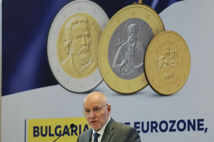 Политическата криза е основна причина България да забави влизането си в еврозоната