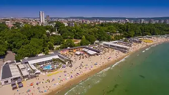 Плажните услуги във Варна с минимално увеличение това лято