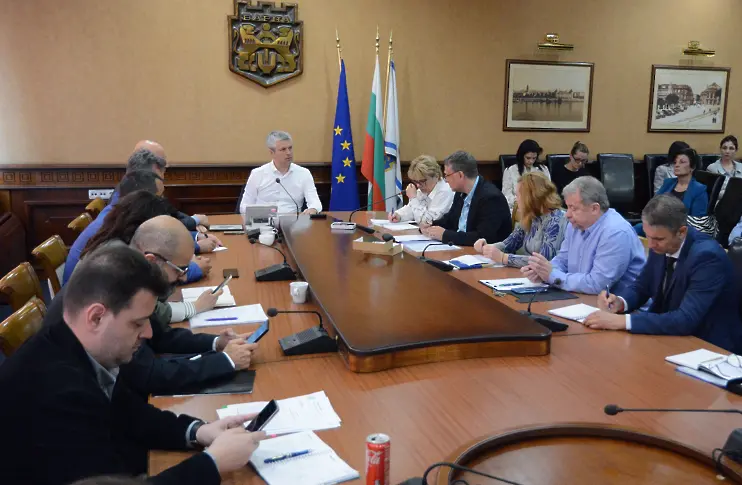 Започва спешно запълване на дупки по варненските улици