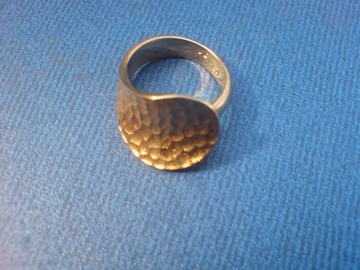 Хванаха двама румънци, продали фалшиви златни пръстени в монтанско