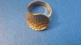 Хванаха двама румънци, продали фалшиви златни пръстени в монтанско