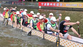 Зам.-кметът Енчо Енчев даде старт на състезание с драконови лодки в гр. Нинбо, Китай