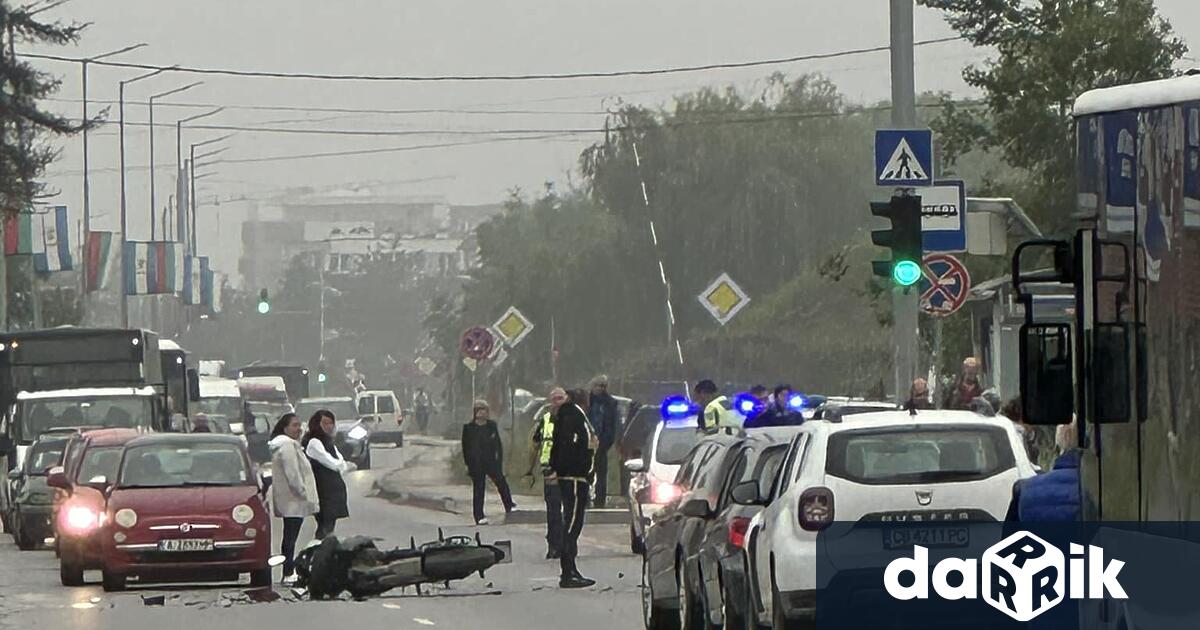 Катастрофа с моторист е станала на Коматевско шосе в Пловдив