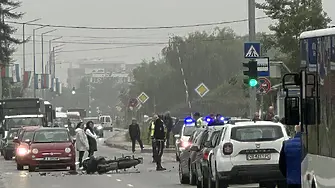 Катастрофа с мотор на Коматевско шосе, двама са ранени