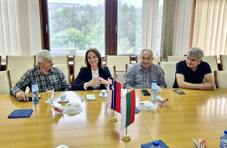 Николай Абрашев се срещна с посланика на Република Словения в България Нейно Превъзходителство Наташа Бергел