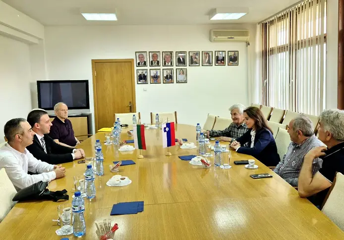 Николай Абрашев се срещна с посланика на Република Словения в България Нейно Превъзходителство Наташа Бергел