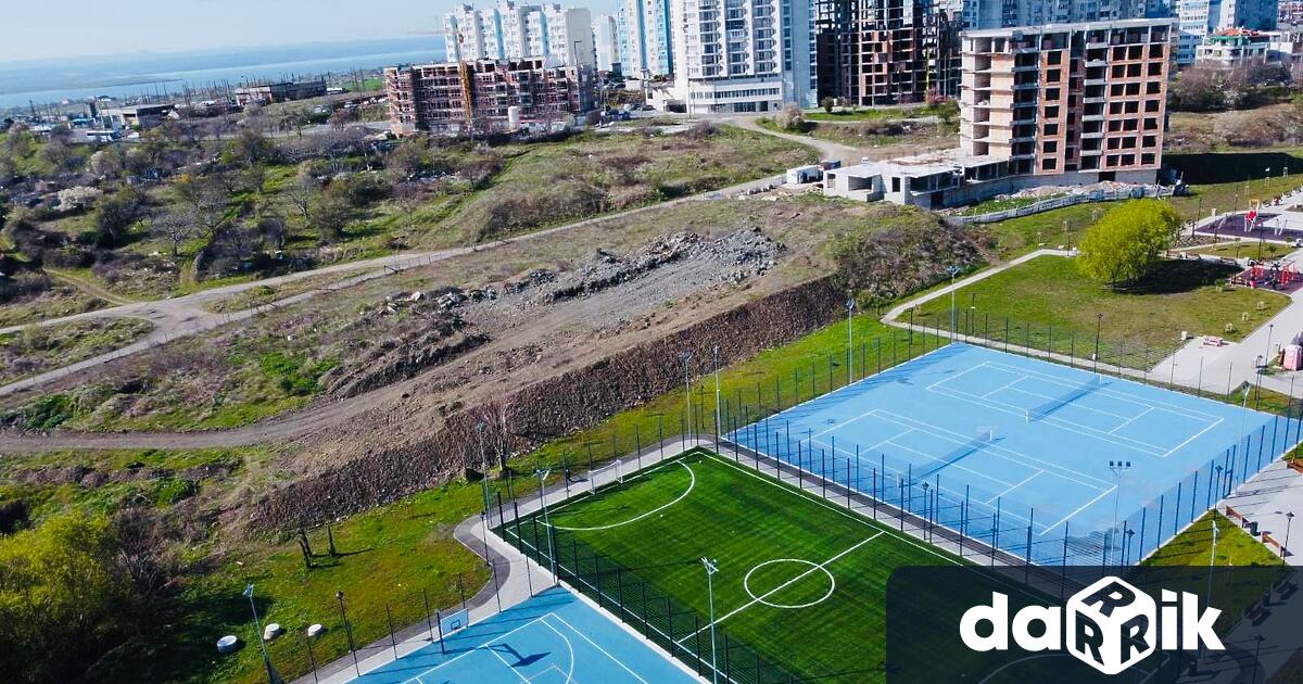 Община Бургас издаде днес акт 16 зановите спортни игрища в