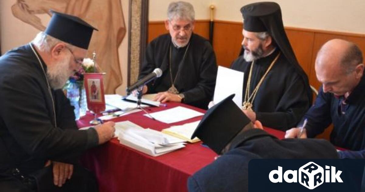 Знеполският епископ Арсений и Мелнишкият епископ Герасим са двамата претенденти,