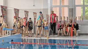 Пролетен плувен турнир събра над  80 деца в Сливен 