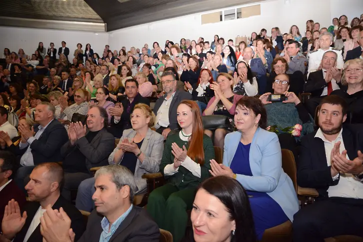Отличиха 33 личности и колективи с престижната Награда „Варна“ (СНИМКИ)