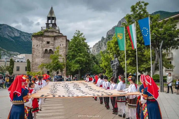 Парад на буквите за 24 май във Враца
