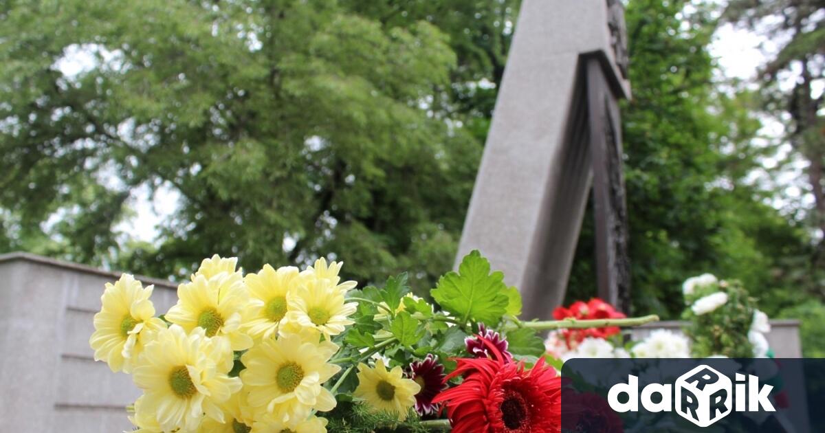 На 2 юни неделя Община Русе организира възпоменателна церемония в